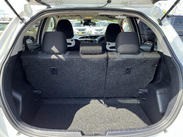 toyota vitz boot space